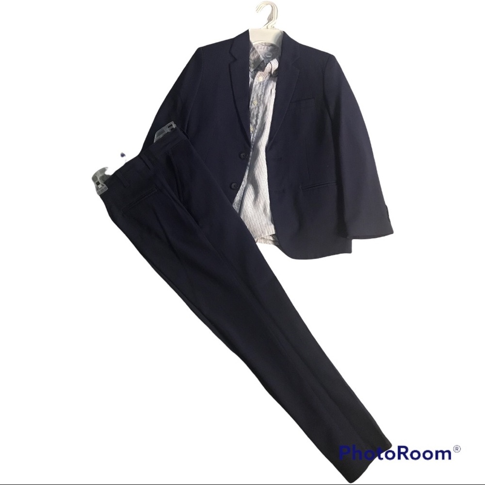 Suits - Picture 2 of 2